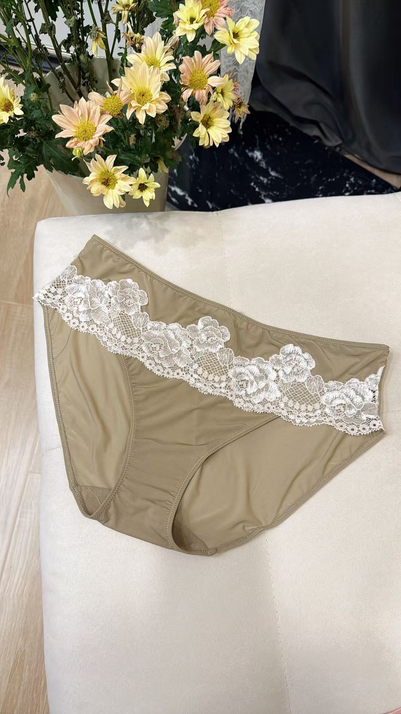 Q*s 【抹茶奶绿】蕾丝中高腰底裤夏季内裤K2511B女士内衣三角裤中腰