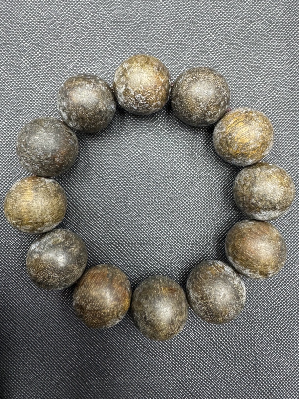 387沉木圆珠手串