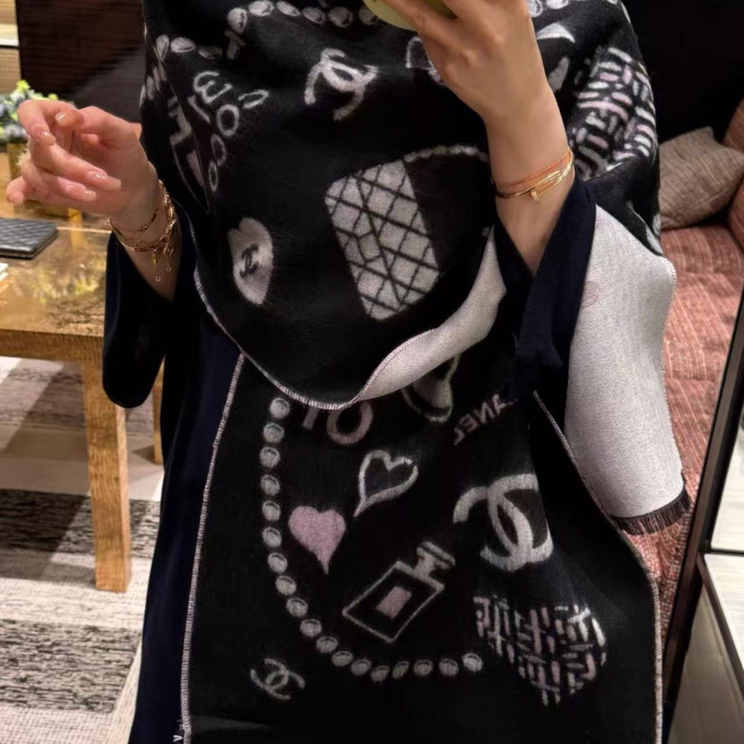 未使用 Chanel/香奈儿 au485 25B标语字母logo流苏围巾 绵羊毛