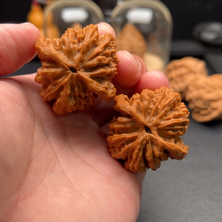把件文玩核桃40.5虎头巳打底