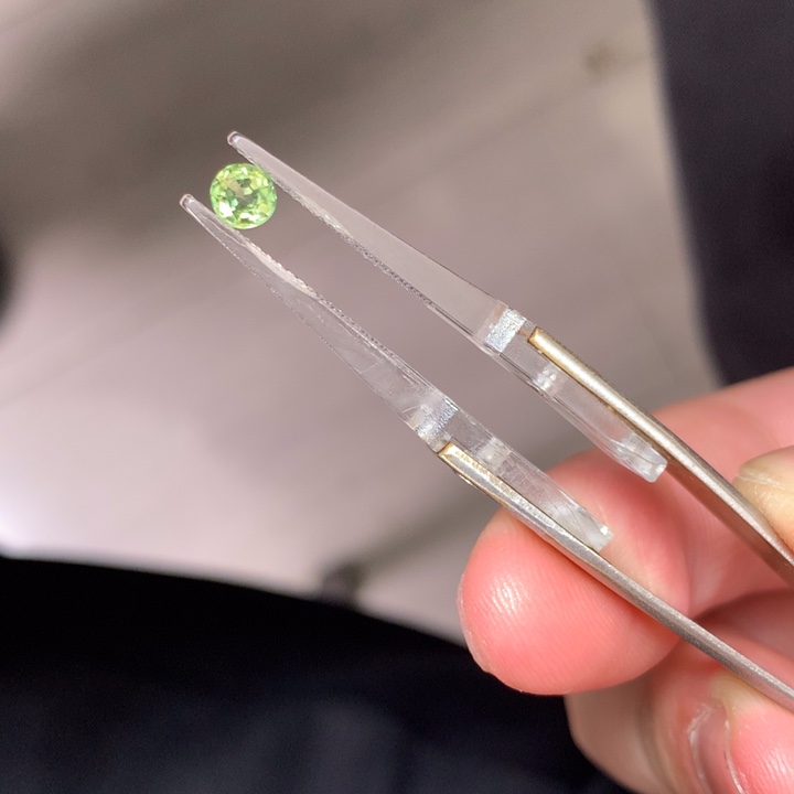 蓝宝石裸石未镶嵌