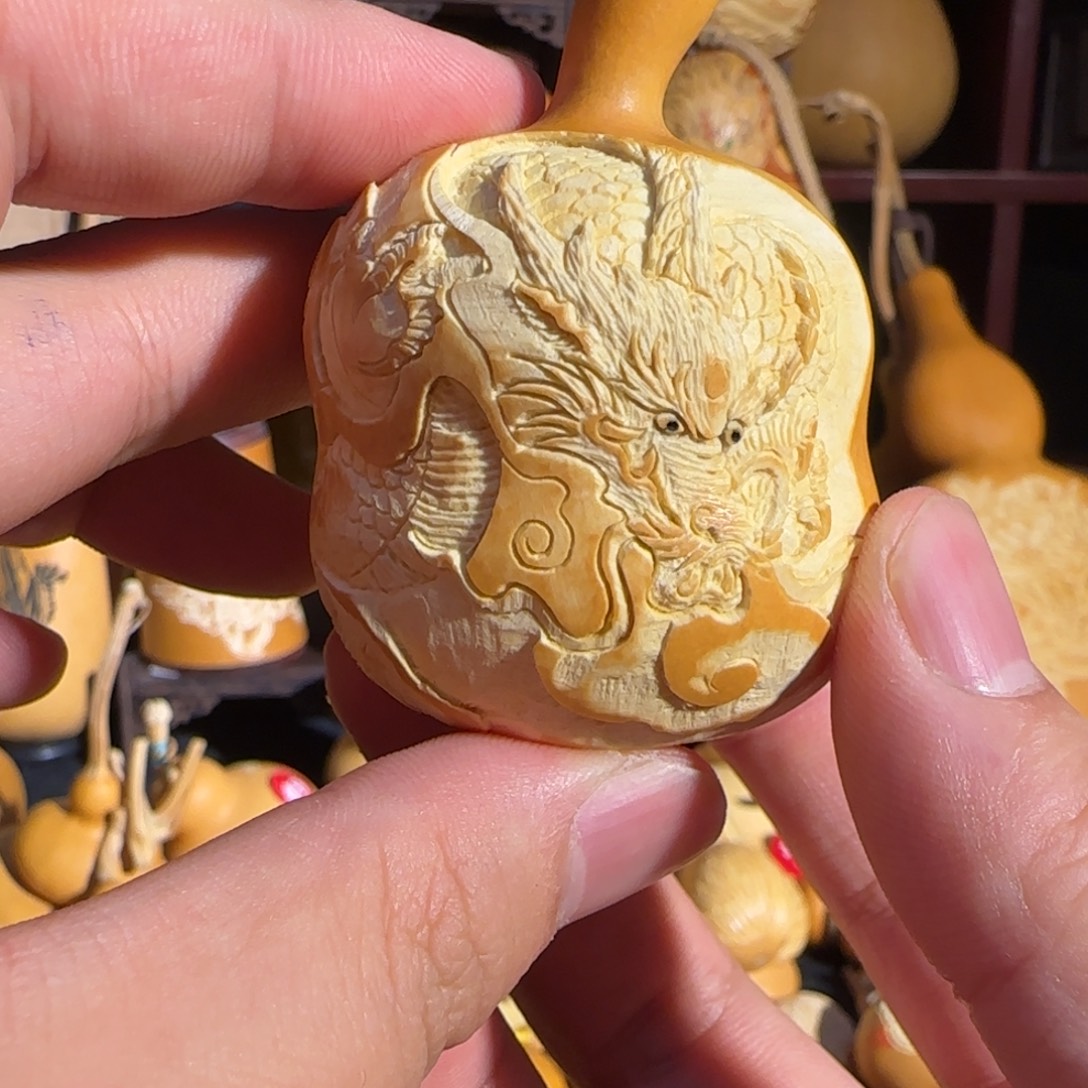 有机玻璃葫芦龙雕刻