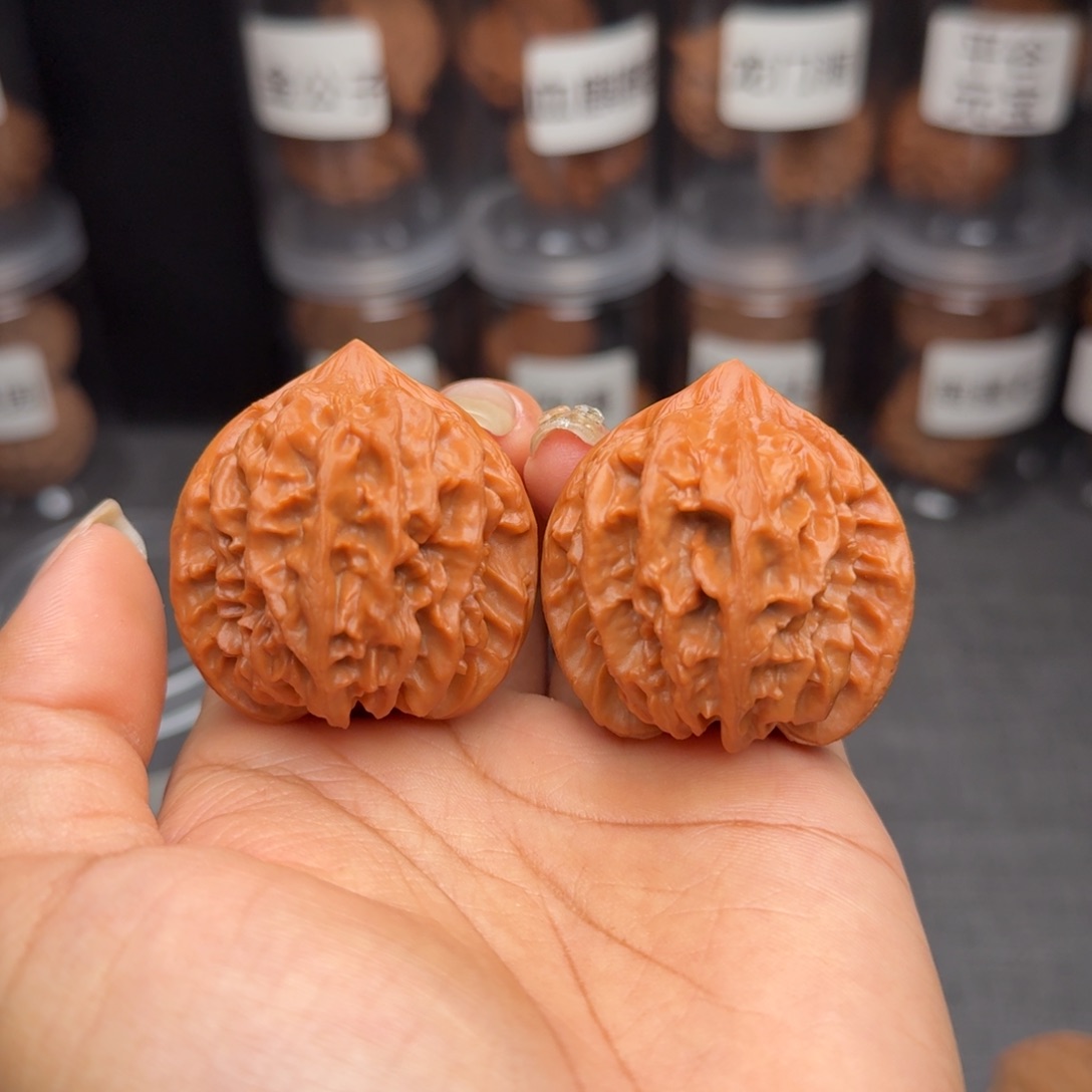 文玩核桃把件曹大龙