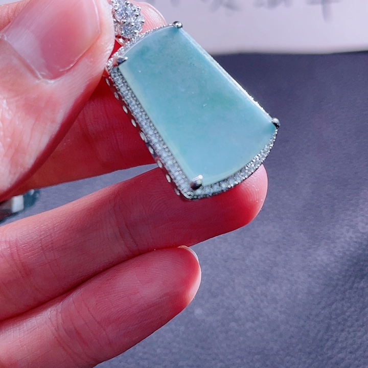 翡翠颈饰未镶嵌999999999