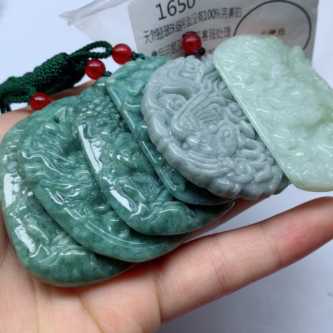 翡翠颈饰未镶嵌手串