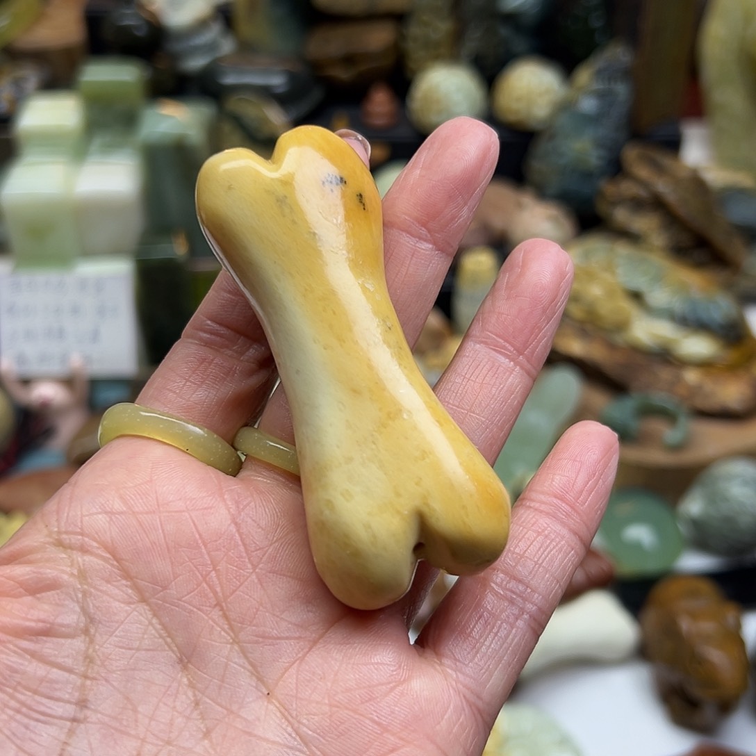 浅***柔岫玉未镶嵌颈饰辽阳料手玩骨头