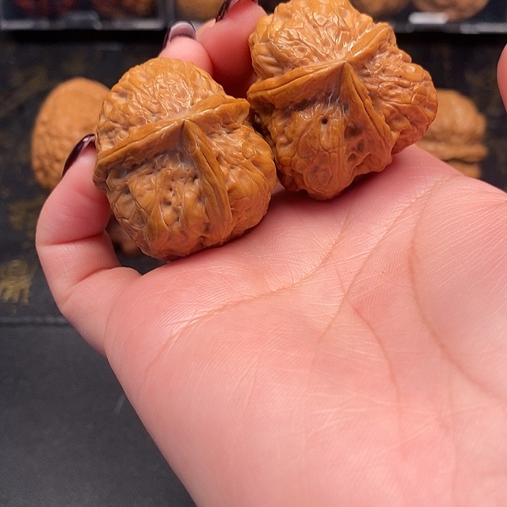 文玩核桃吊坠铁皮三
