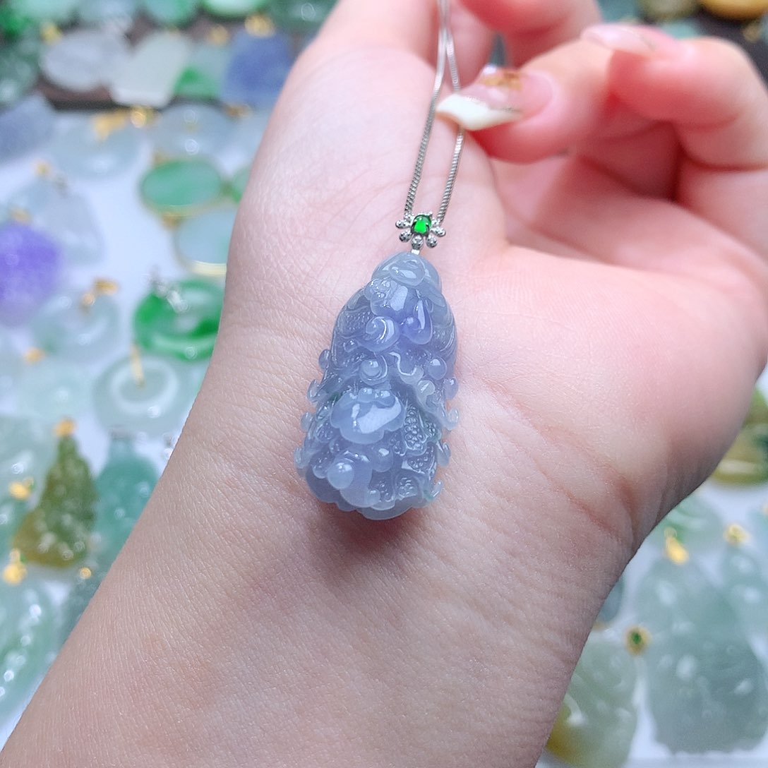 翡翠颈饰未镶嵌翡翠