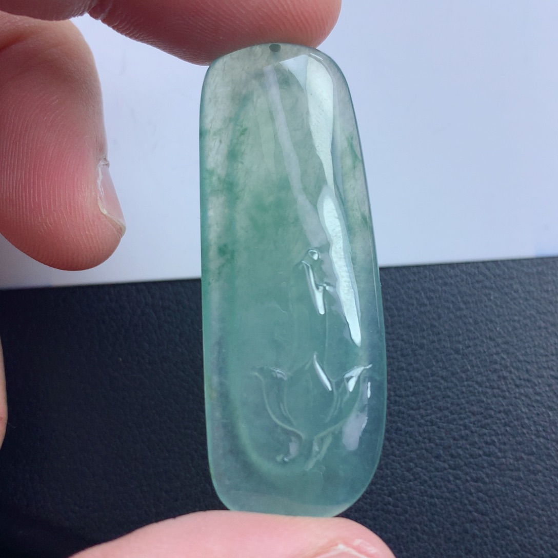 翡翠颈饰未镶嵌悟道