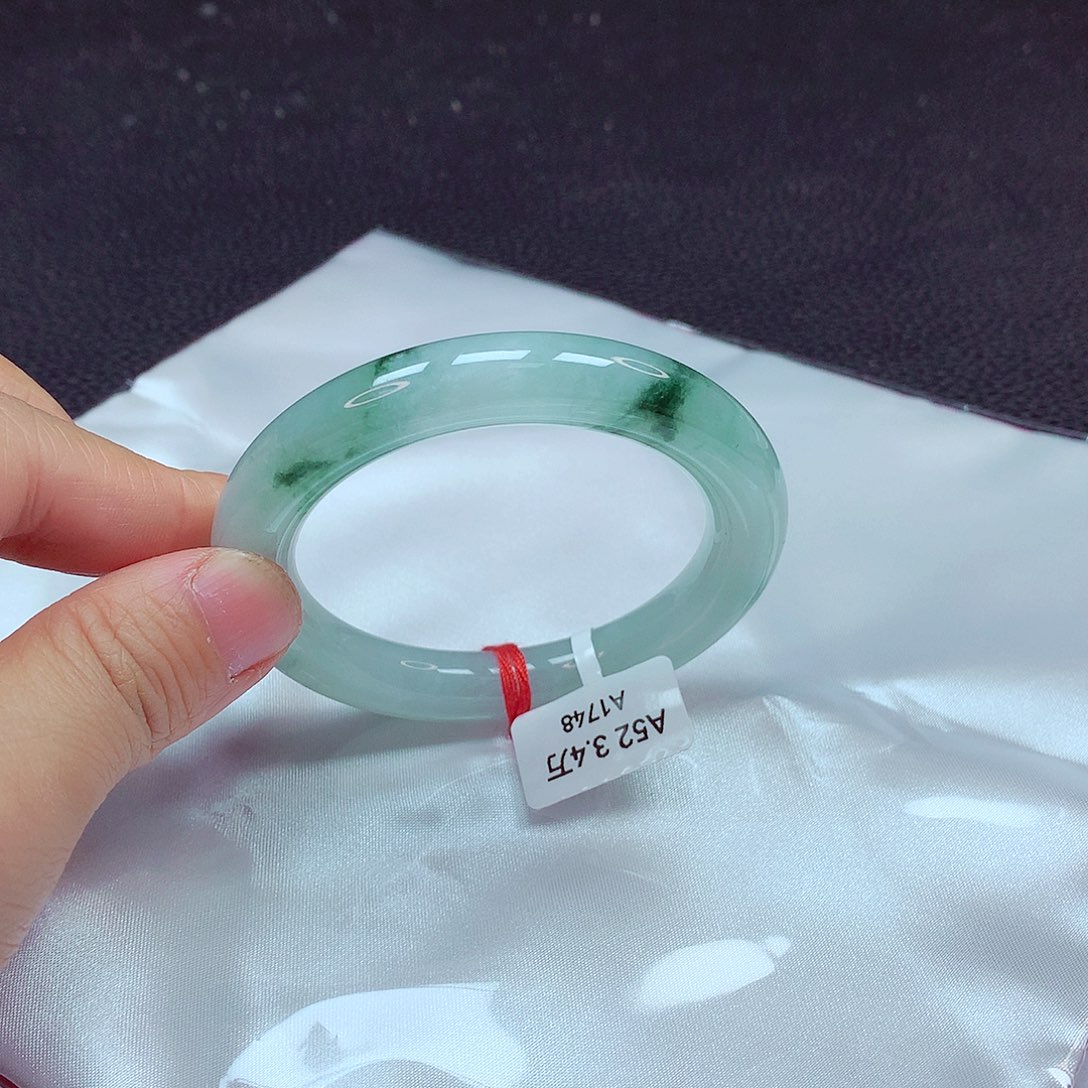 翡翠手镯未镶嵌手镯52