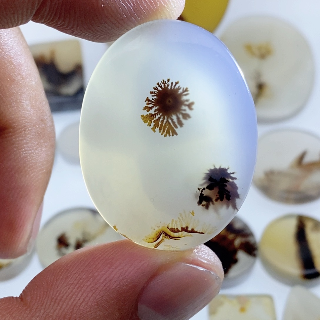 玛瑙/玉髓颈饰未镶嵌