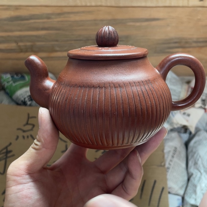 茶壶紫砂老厂紫砂壶一件。