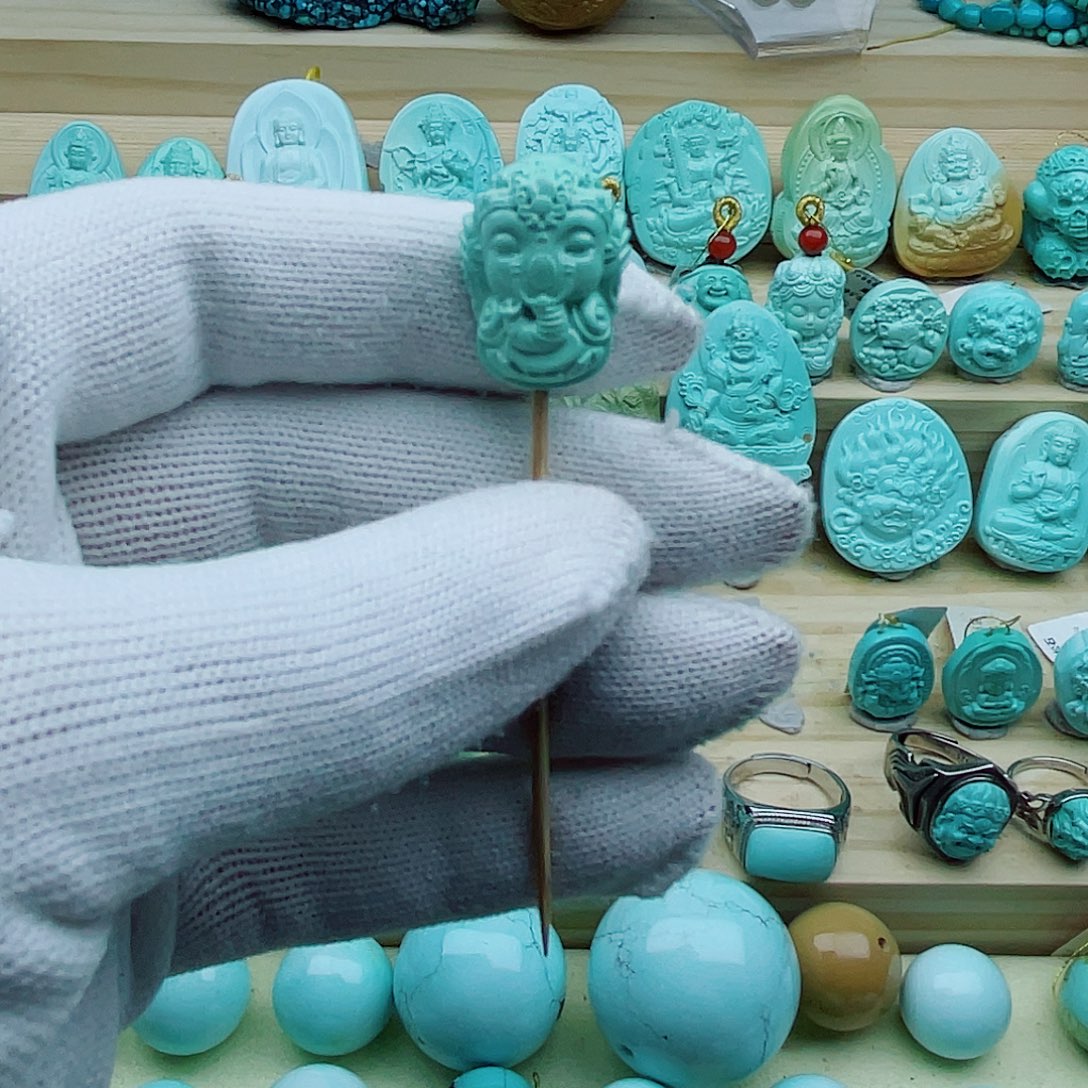 绿松石未镶嵌珠宝奇石