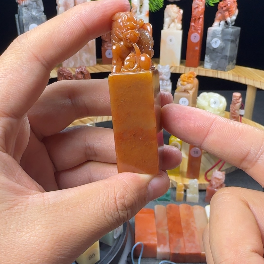 寿山石印石麒麟纳福2.0印面包含手工篆刻