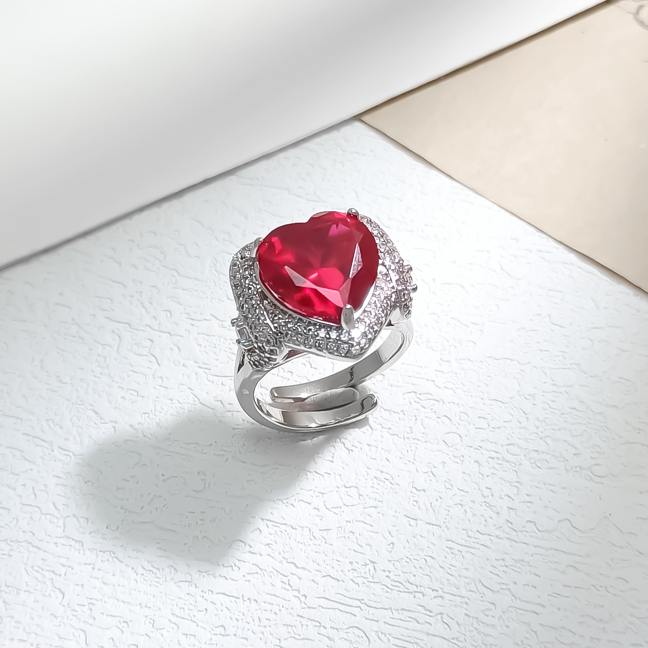 铜合金合成锆石戒指 VWLM-009713【绮光红心】戒指轻奢时尚个性百搭