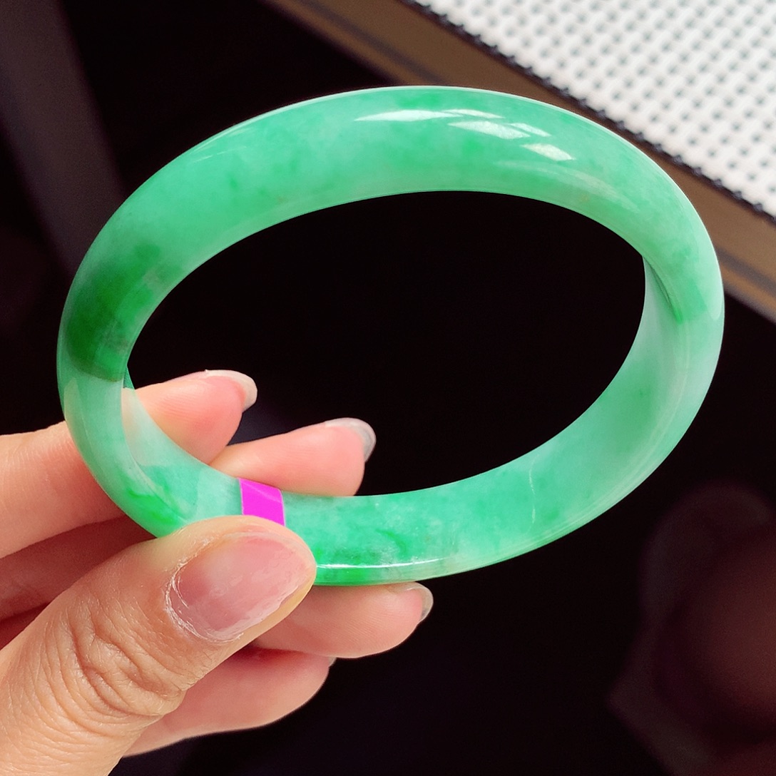 翡翠手镯未镶嵌轩*儿缅甸翡翠贵妃手镯