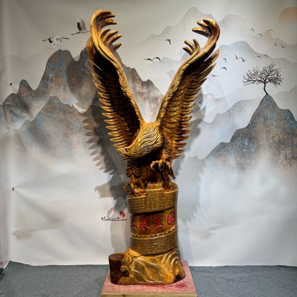 精品老鹰大展宏图香樟木摆件