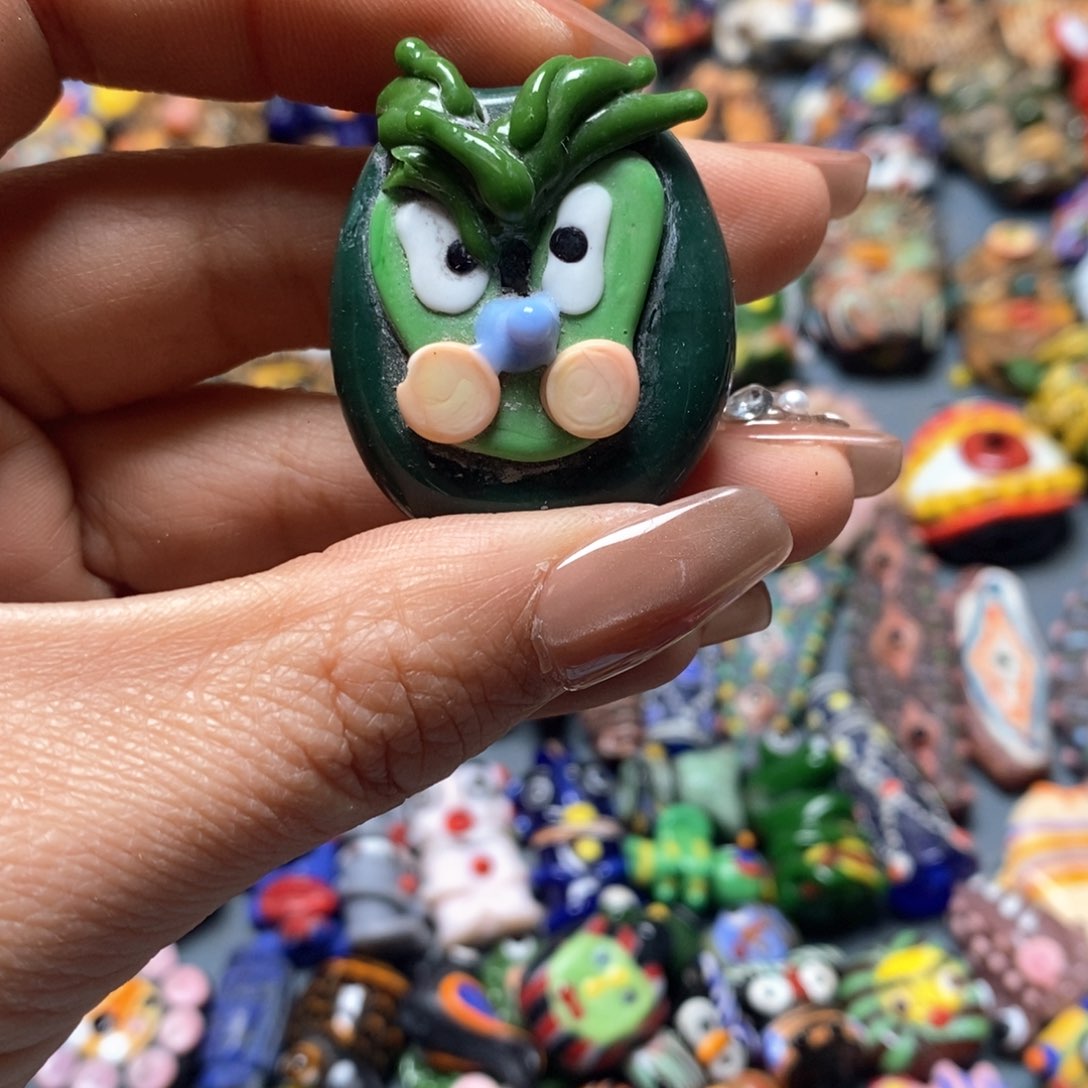 琉璃颈饰印度尼西亚小鸟