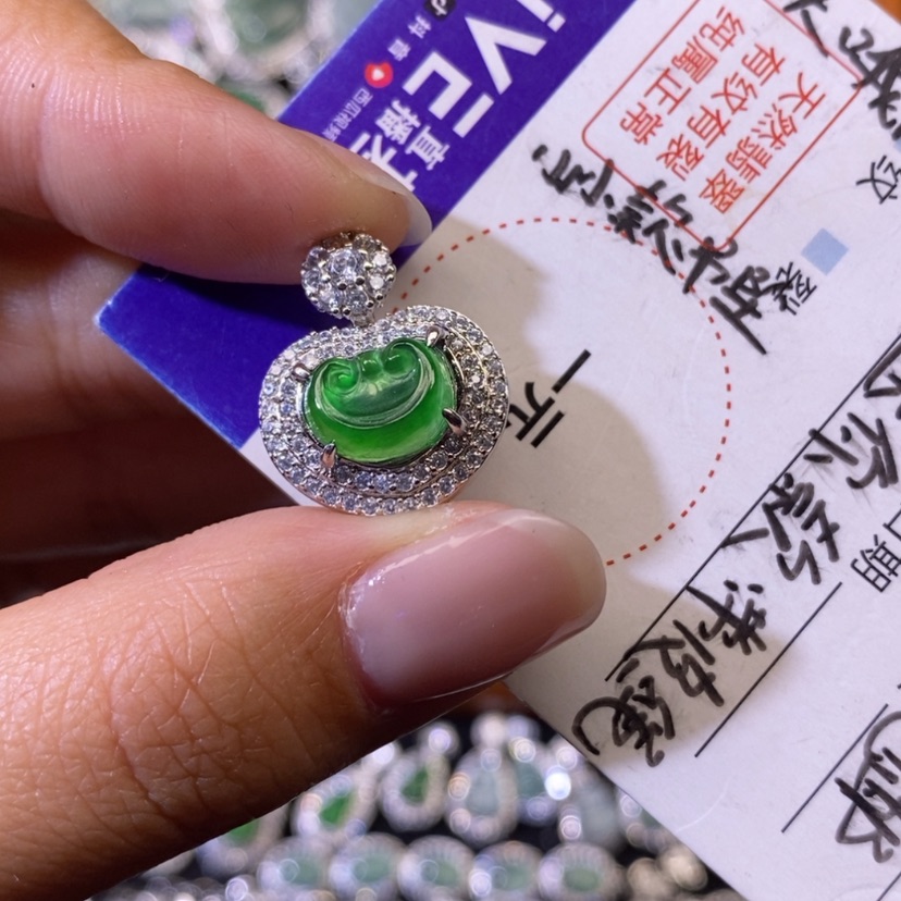 【闪购商品】翡翠颈饰未镶嵌天然