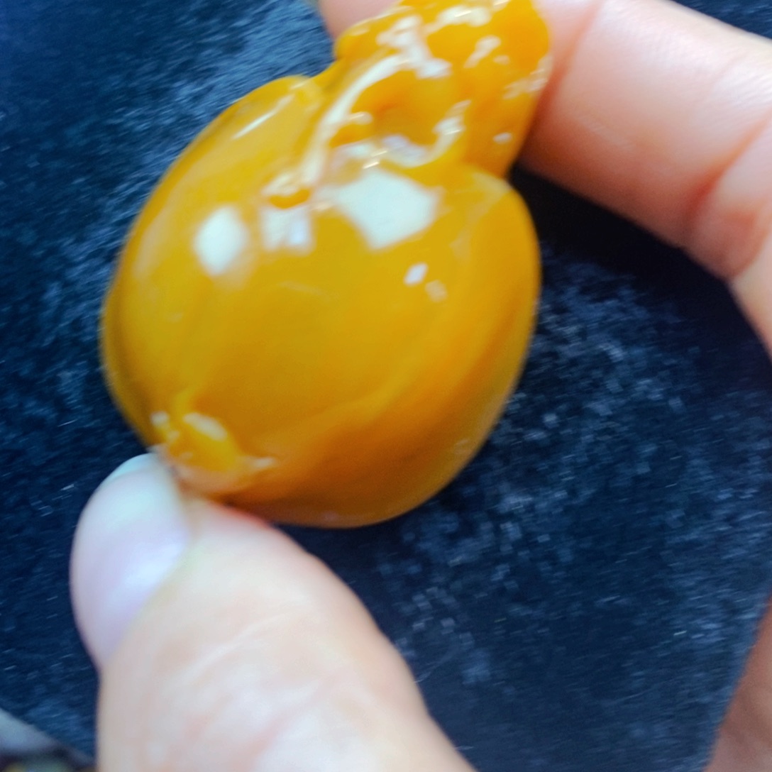 未镶嵌石英质玉（黄龙玉）颈饰