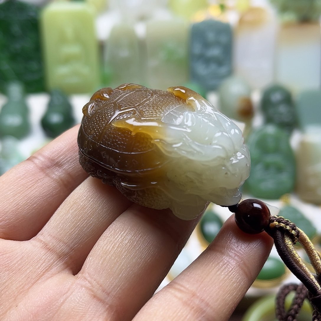 和田玉吊坠未镶嵌