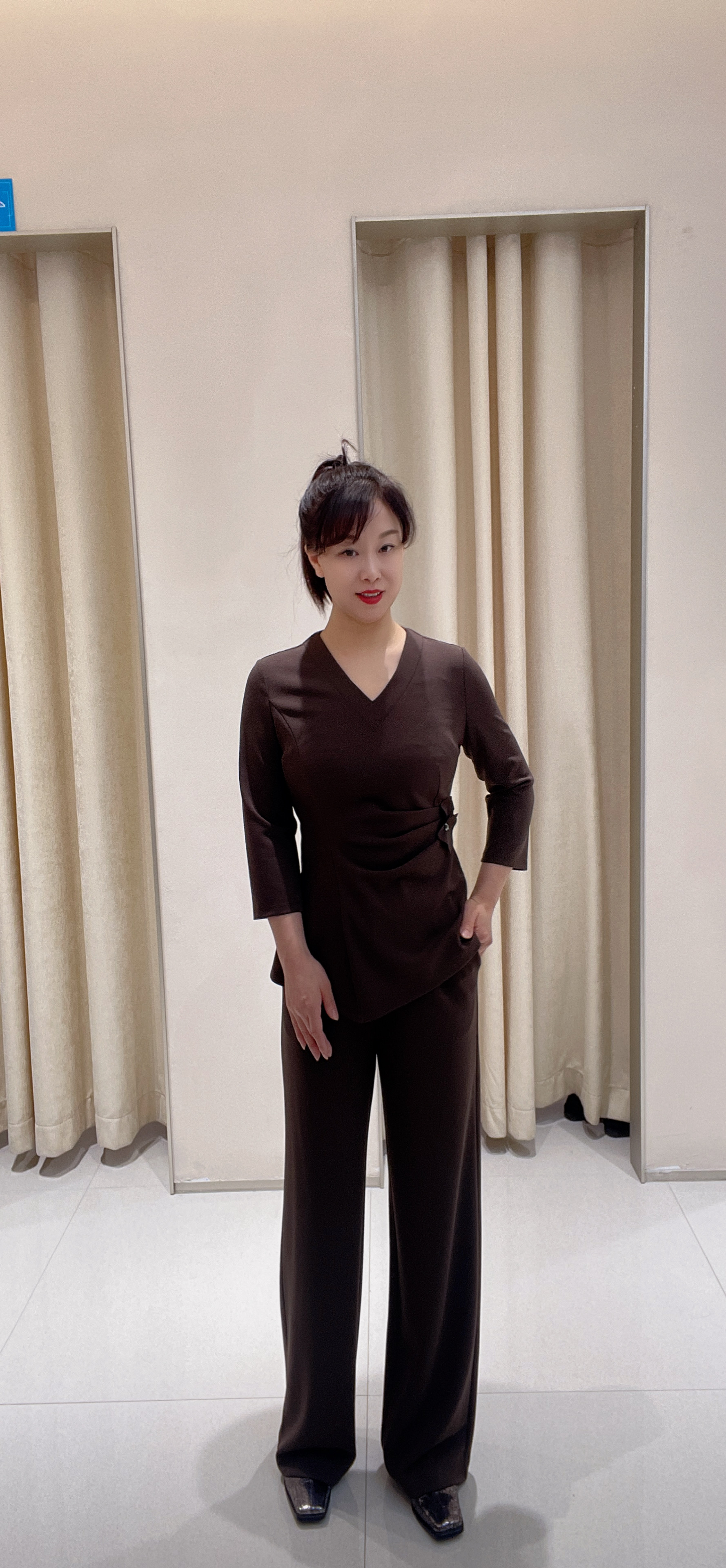 艾家咖色长腿裤子