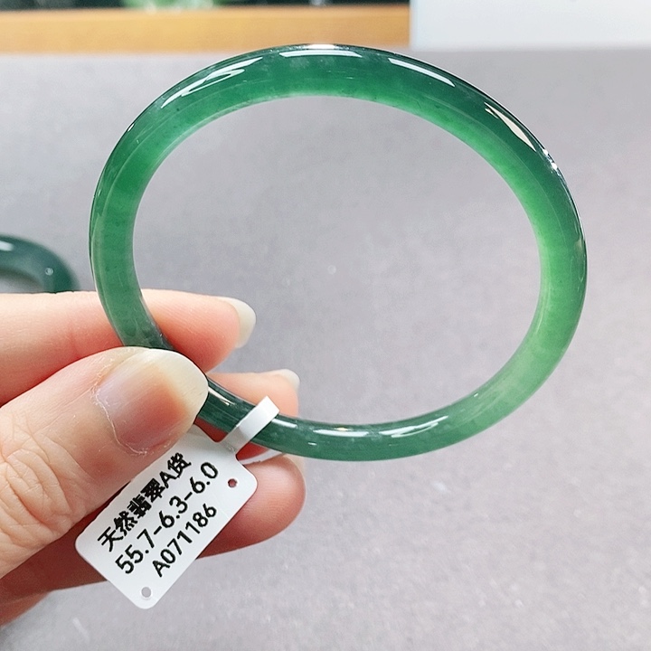 【闪购商品】翡翠手镯（圆镯）未镶嵌