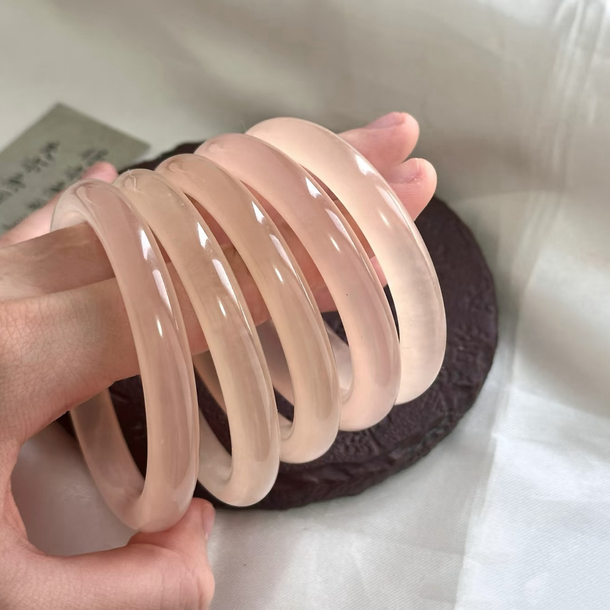 冰透藕粉桃花酿色手镯冰冰透透