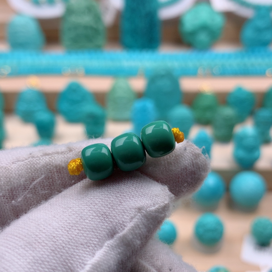 绿松石配饰未镶嵌