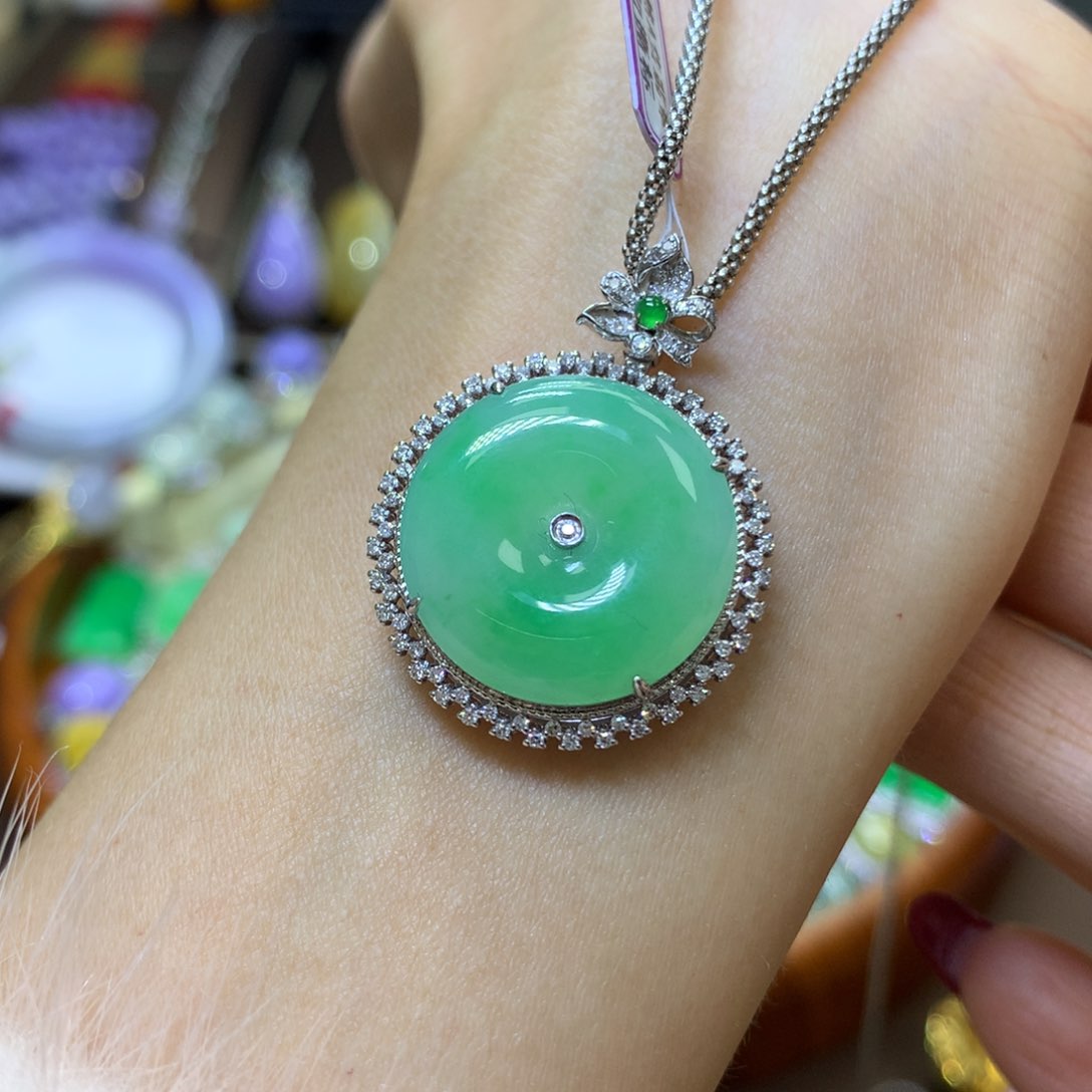 【闪购商品】翡翠颈饰18K金镶嵌翡翠