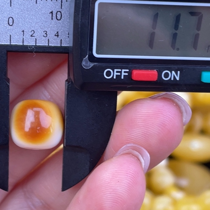 蜜蜡未镶嵌裸石113