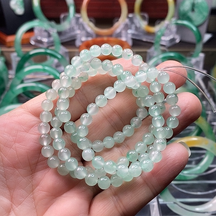 石英质玉颈饰未镶嵌