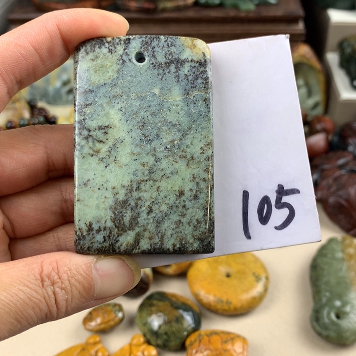 岫岩河磨玉（透闪石质玉）手把件有瑕未镶嵌