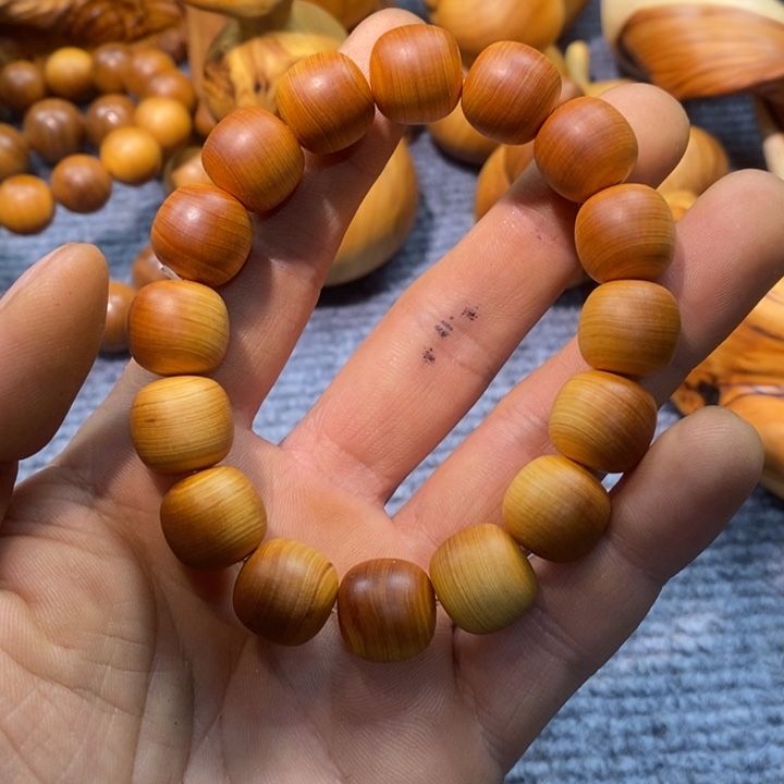 柏木（崖柏）且**吟陈化老料把件手串 