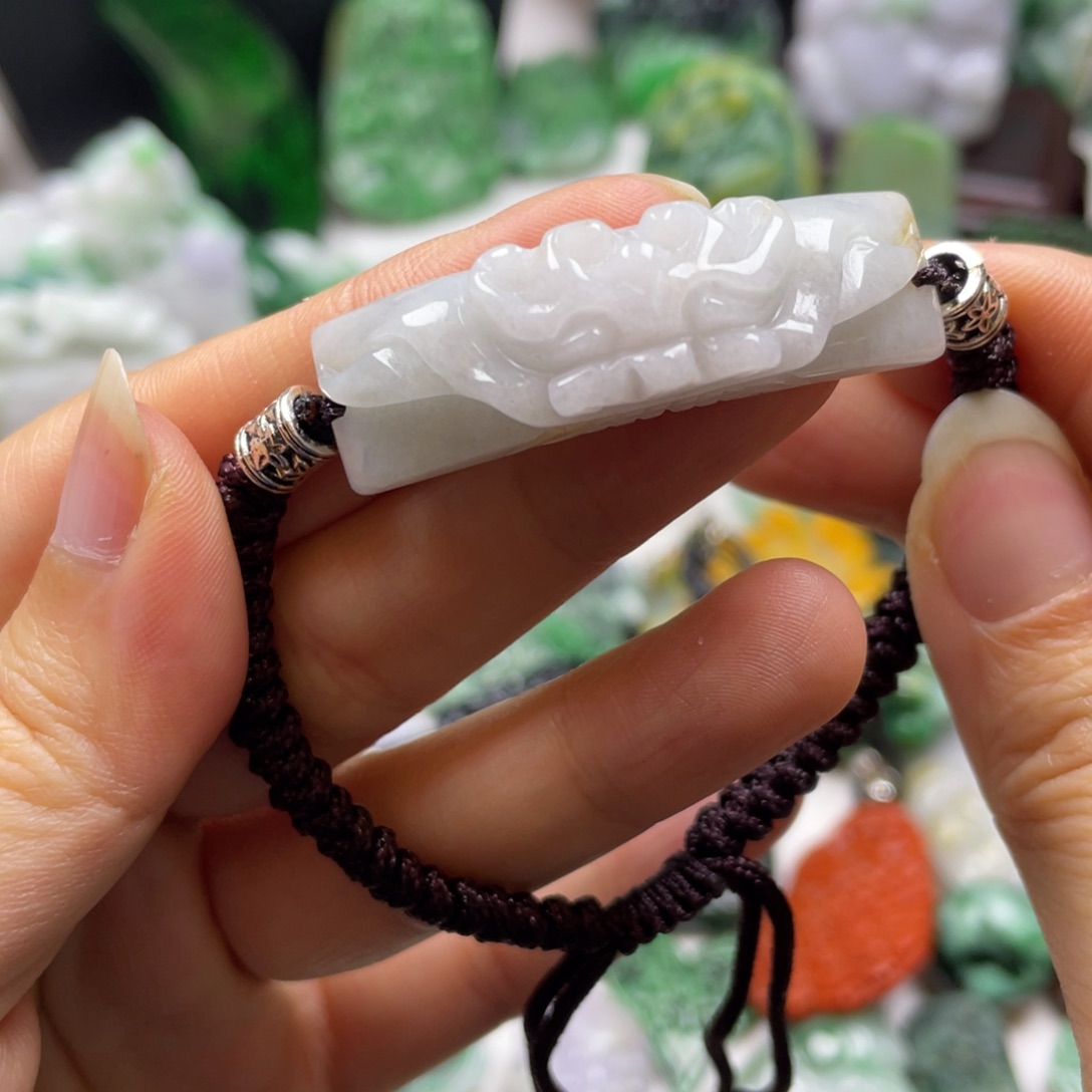 翡翠颈饰未镶嵌牌子