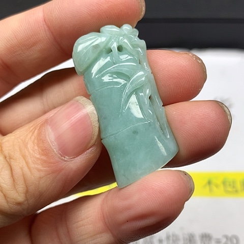 翡翠颈饰未镶嵌翡翠竹节一鸣惊人