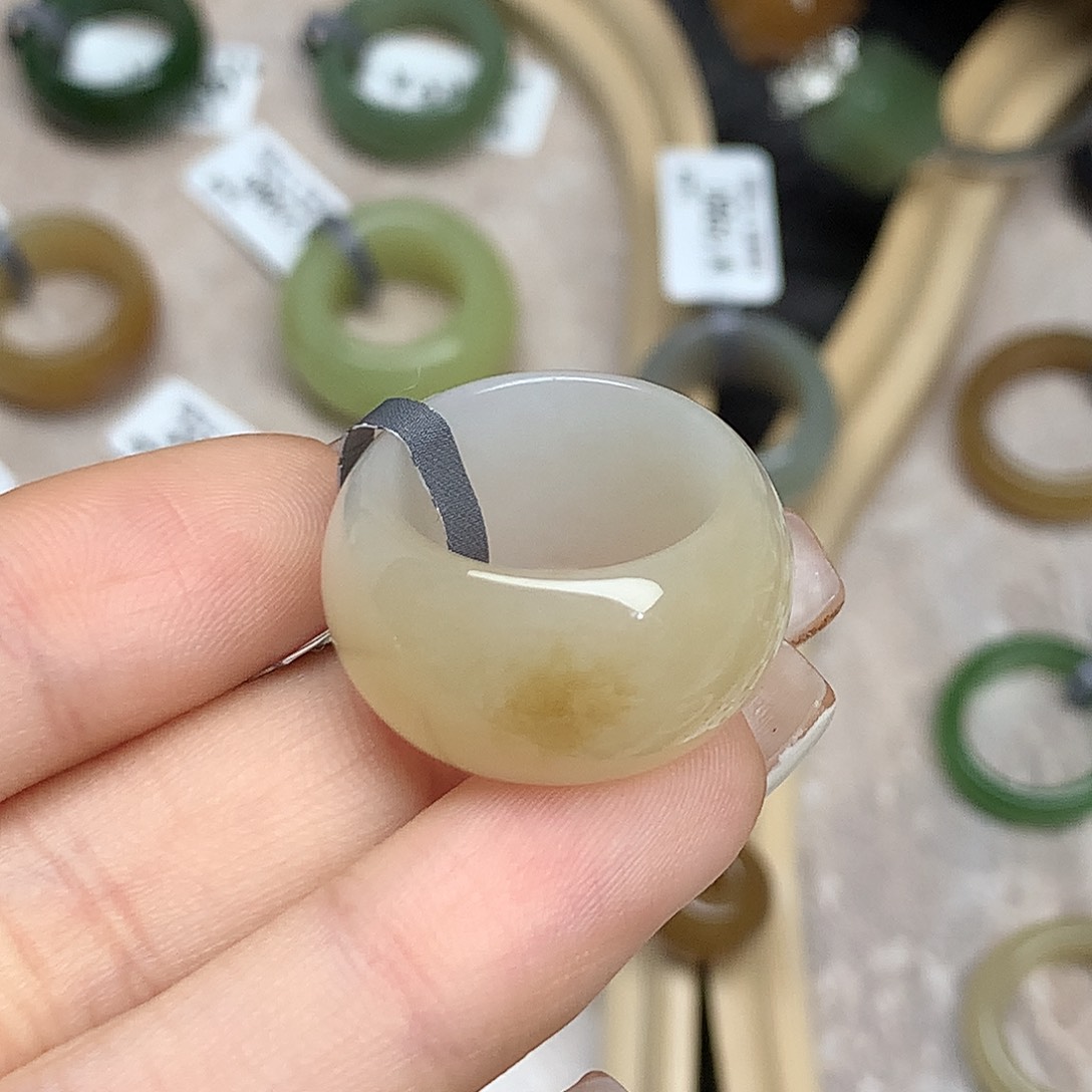和田玉戒指未镶嵌