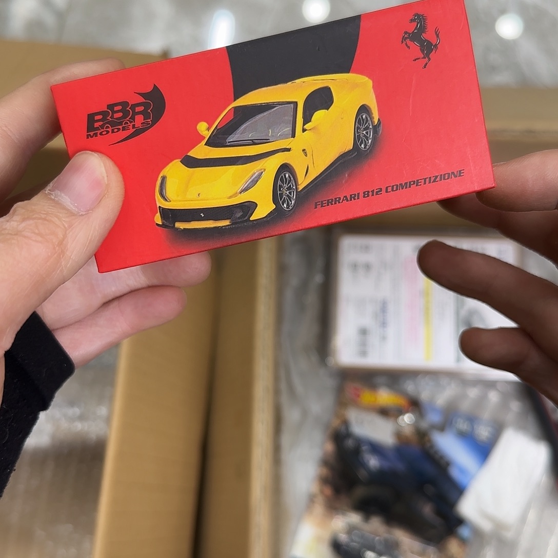 寄卖拆过黄色法拉利812包邮，无售后不包瑕疵