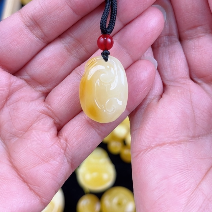 琥珀裸石未镶嵌琥珀