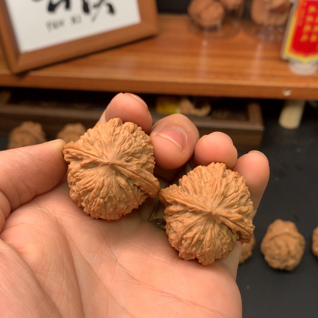 文玩核桃把件36红豆