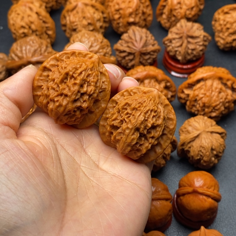 【闪购商品】文玩核桃把件及**?核桃