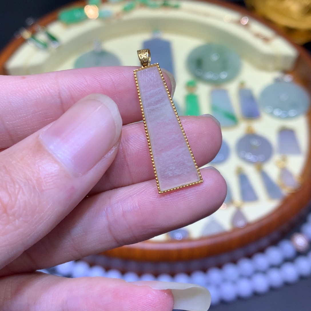 翡翠吊坠(不含链)18K金镶嵌