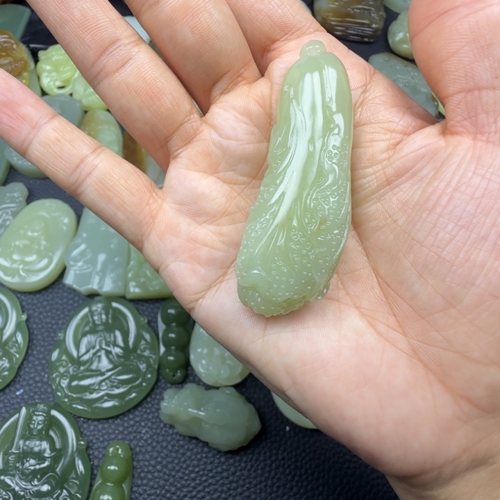 和田玉未镶嵌珠宝奇石