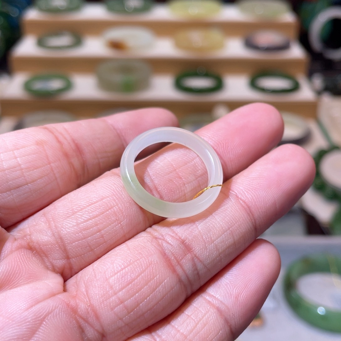 和田玉高品翠青戒指未镶嵌