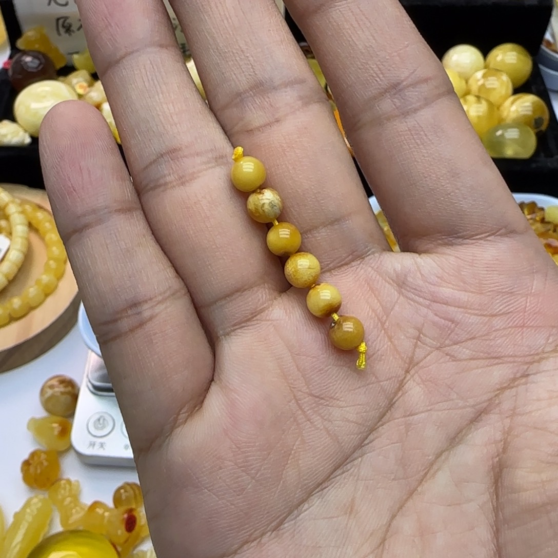 琥珀未镶嵌裸石0.56g微瑕不包邮