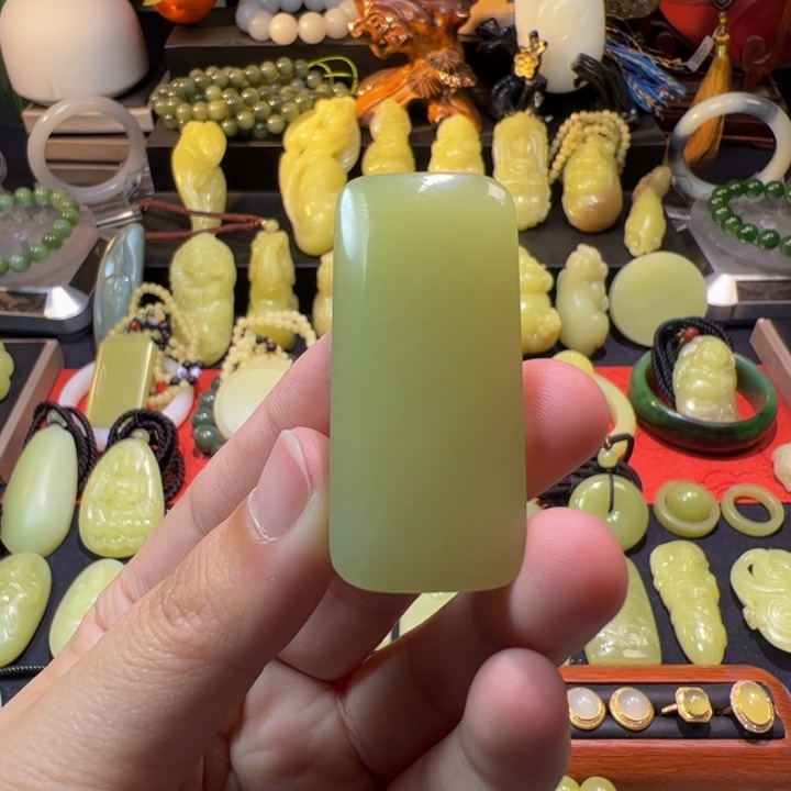 和田玉（黄玉）未镶嵌颈饰