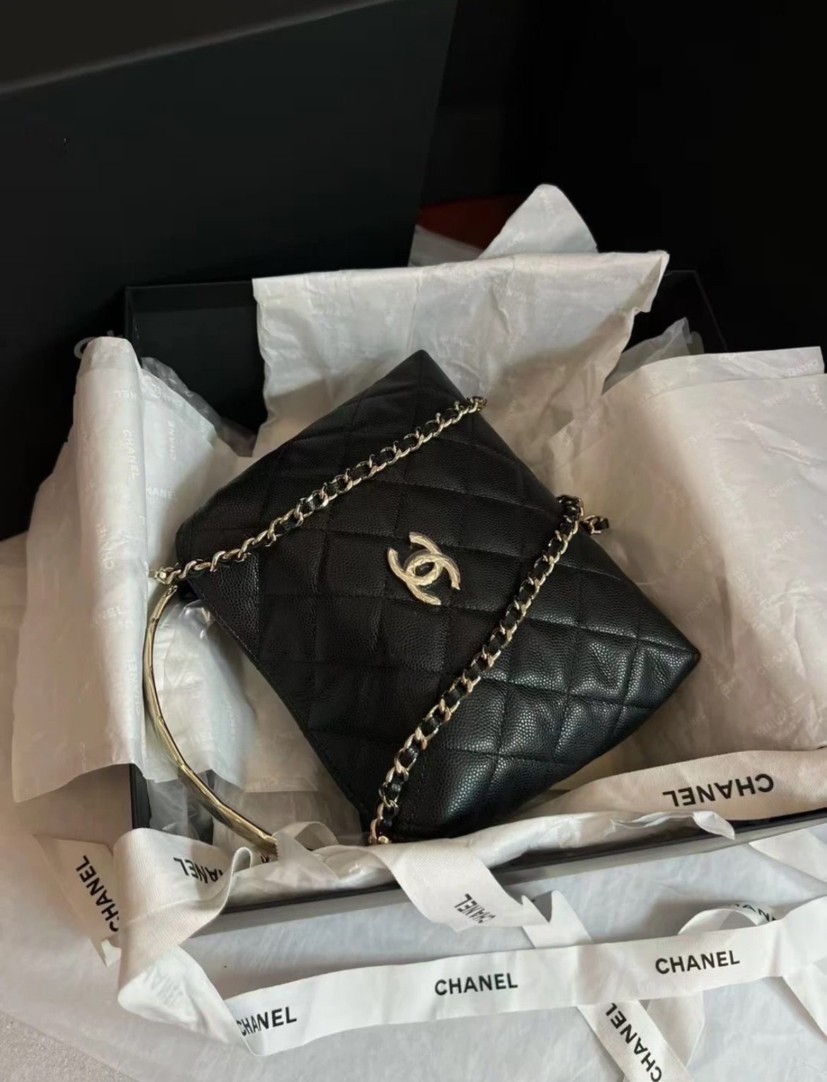 99新 Chanel/香奈儿 25s黑金鱼子酱crush手柄hobo 18cm 18488406