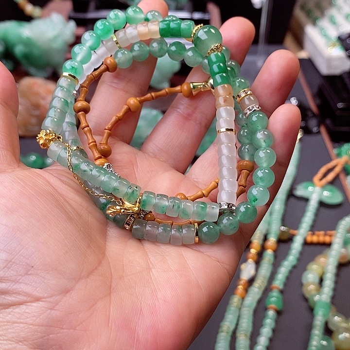 未镶嵌串石英质玉（非洲翠）