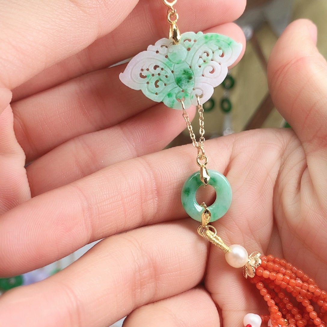 翡翠颈饰未镶嵌吊坠