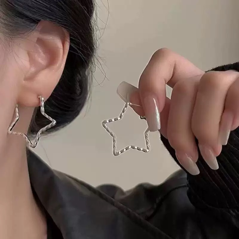 铜合金耳饰 A042 显脸小星星耳圈清冷感耳饰女个性小众独特耳钉女